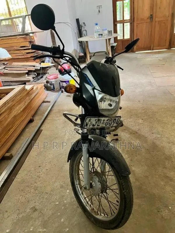 Bajaj CT-100 2004 Motorbike (Used)