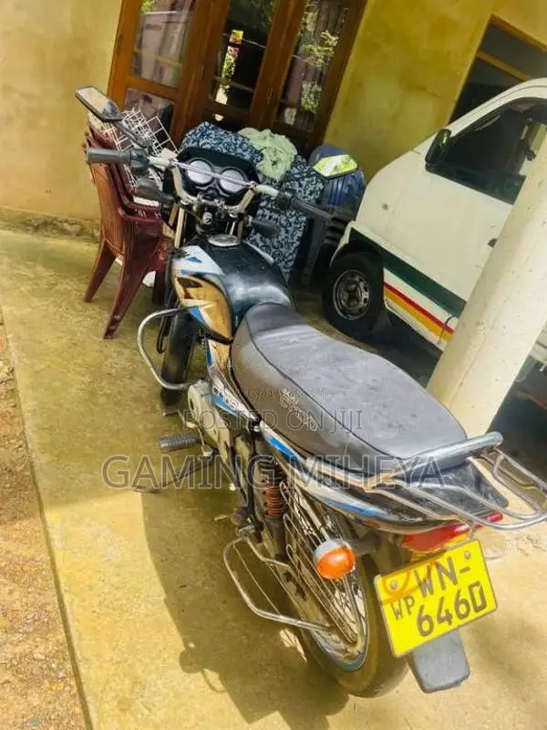 Bajaj CT-100 2011 Motorbike (Used)