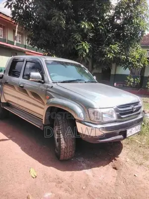 Toyota Hilux 166R 4WD 2003 Pickup (Used)