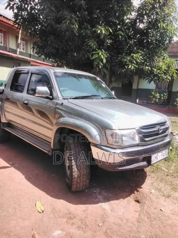 Toyota Hilux 166R 4WD 2003 Pickup (Used)