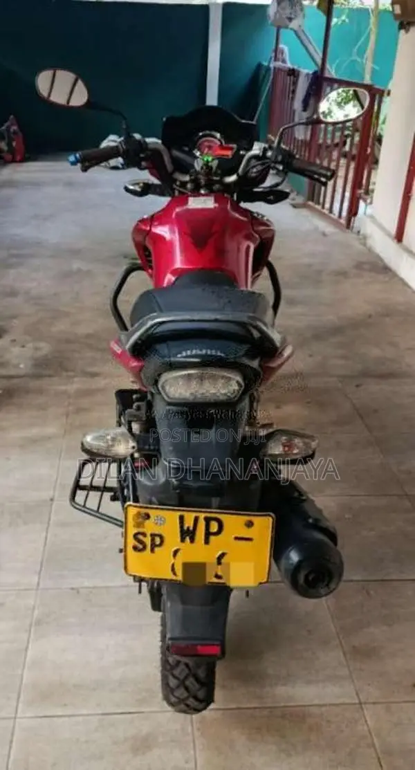 Hero-Honda Hunk 2012 Motorbike (Used)