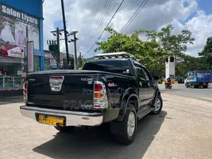 Toyota Hilux 2006 Pickup (Used)
