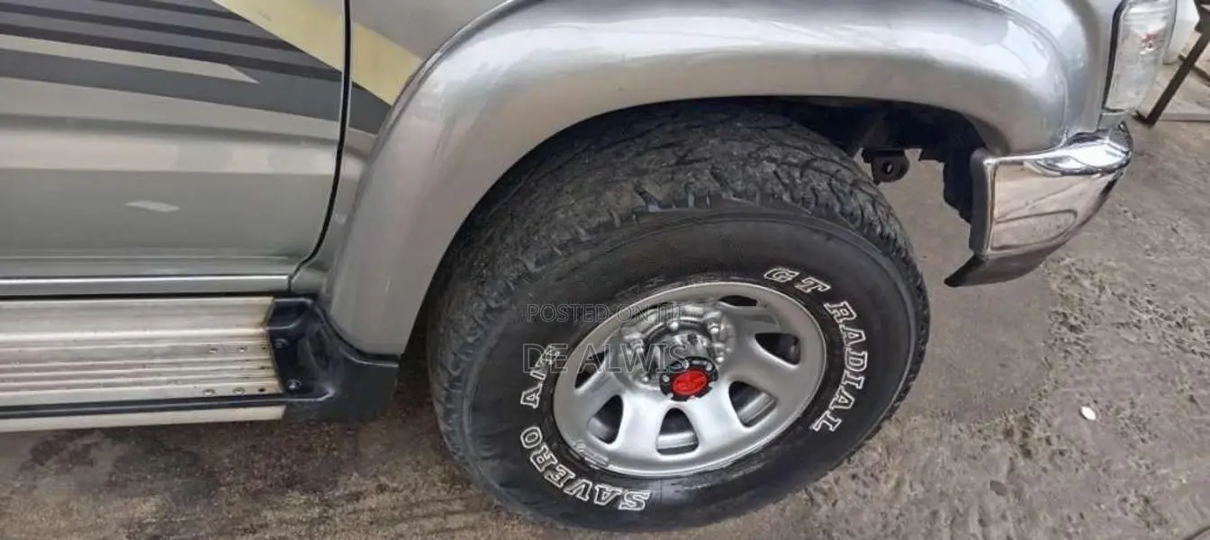Toyota Hilux 166R 4WD 2003 Pickup (Used)