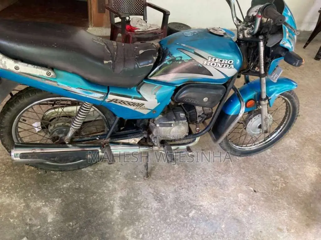 Honda Honda 2004 Motorbike (Used)