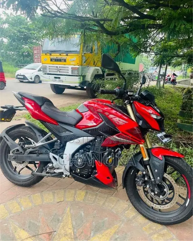 Bajaj Pulsar N160 2025 Motorbike (Used)