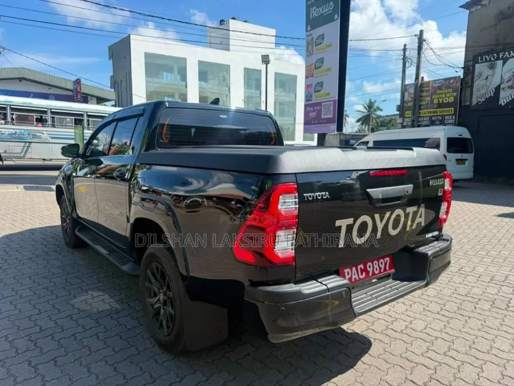 Toyota Hilux 2023 Pickup (Used)