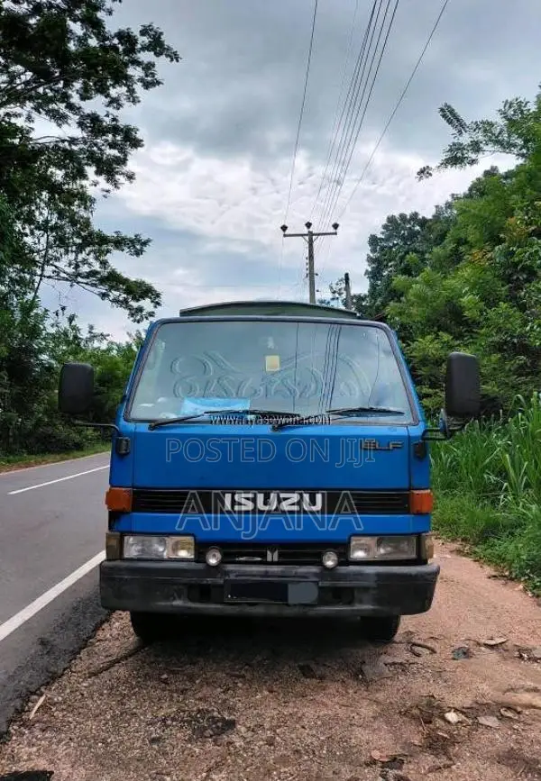 Isuzu ELF 1983 Crew Cab (Used)
