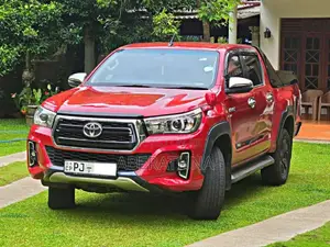Toyota Hilux REVOLUTION 2018 Pickup (Used)