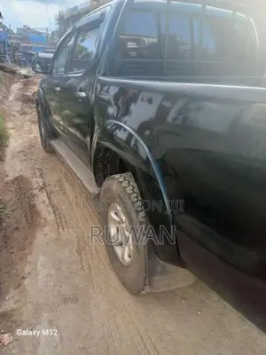 Toyota Hilux 2010 Pickup (Used)