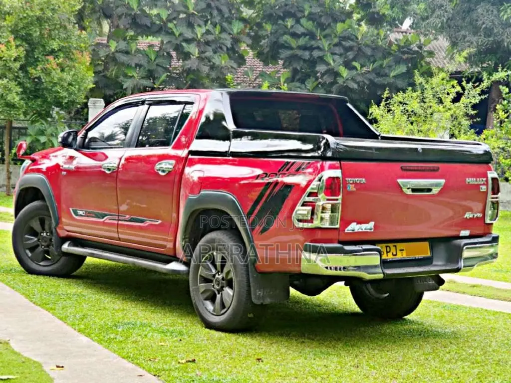 Toyota Hilux REVOLUTION 2018 Pickup (Used)