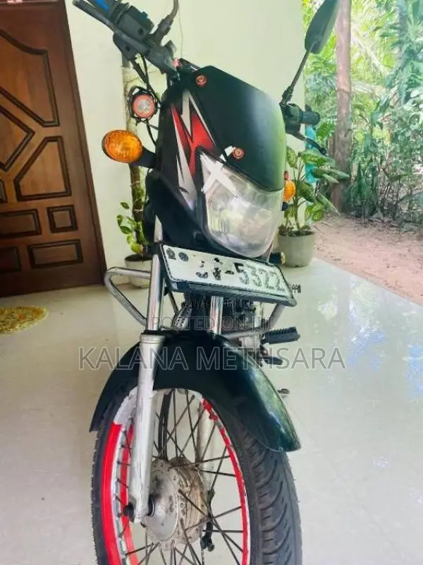 Bajaj CT-100 2004 Motorbike (Used)