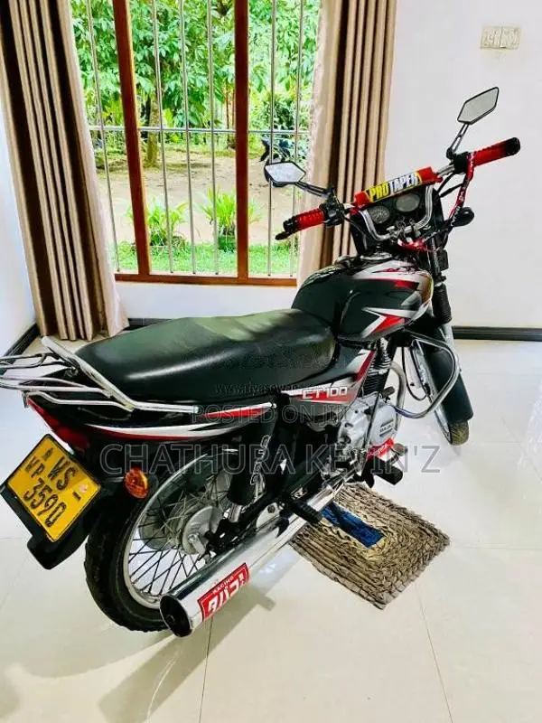 Bajaj CT-100 2011 Motorbike (Used)