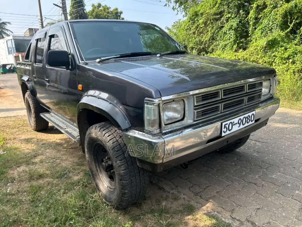 Nissan D-21 4X4 1988 Pickup (Used)