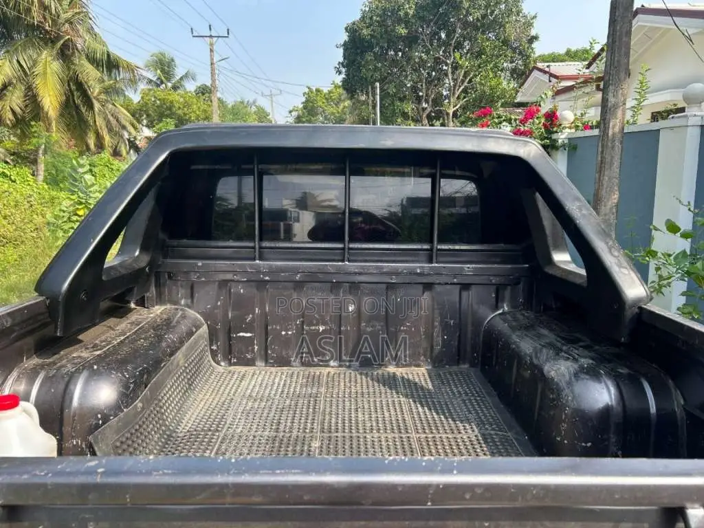 Nissan D-21 4X4 1988 Pickup (Used)