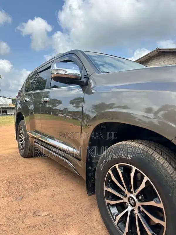 Toyota Prado 2015 SUV (Used)