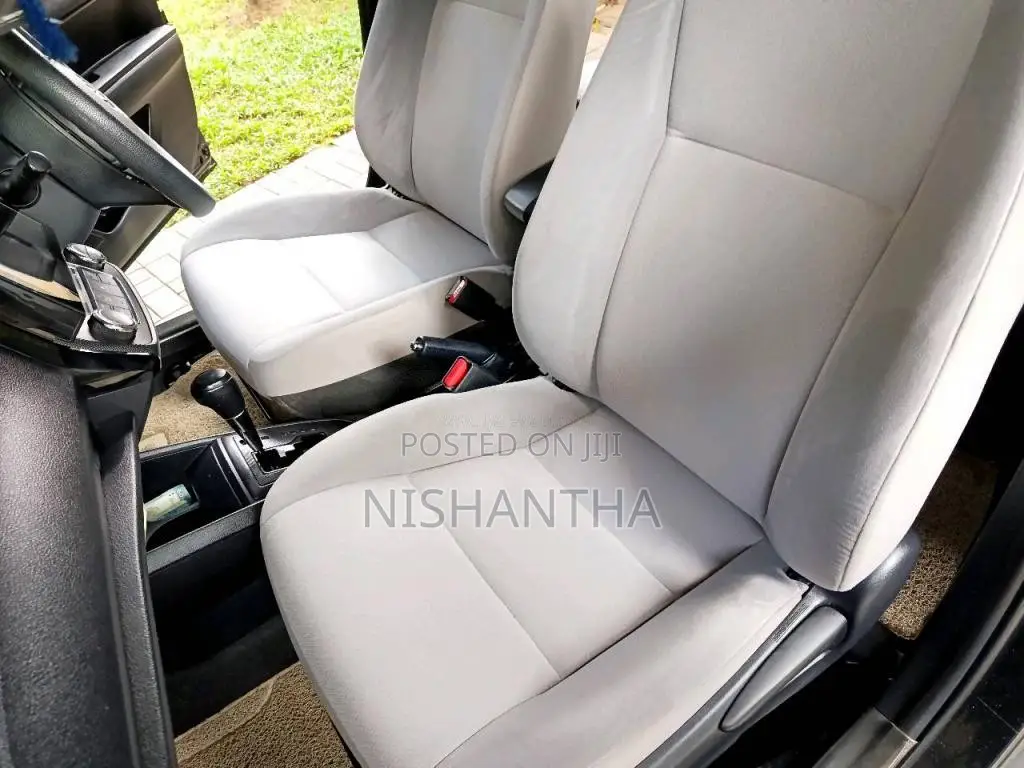 Toyota Axio 2016 Car (Used)