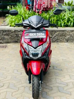 Honda Dio DLX 2025 Motorbike (Used)