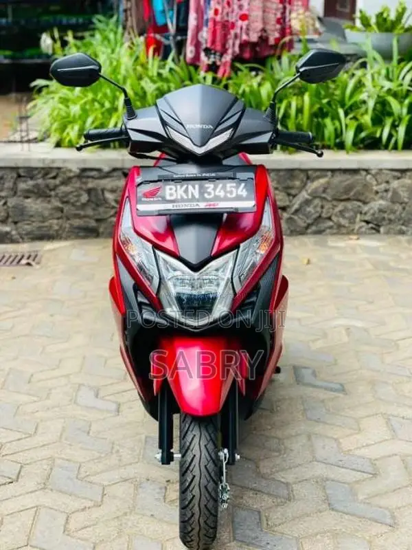 Honda Dio DLX 2025 Motorbike (Used)