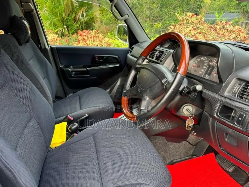 Mitsubishi Pajero 2001 SUV (Used)