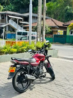 Bajaj 100 2010 Motorbike (Used)