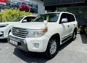 Toyota Land Cruiser Sahara V8 2013 SUV (Used)