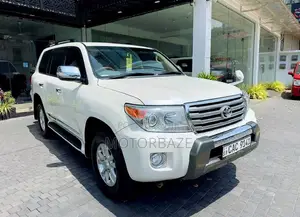 Toyota Land Cruiser Sahara V8 2013 SUV (Used)