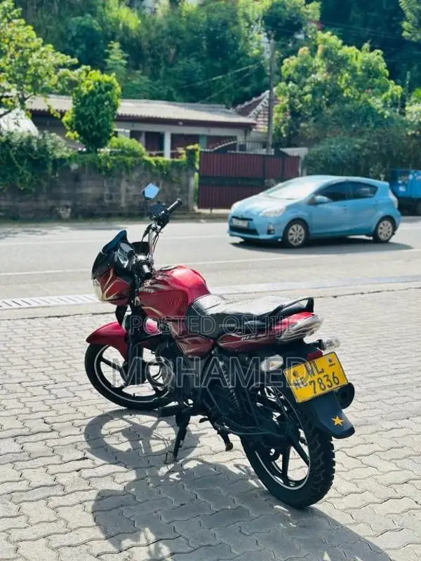 Bajaj 100 2010 Motorbike (Used)