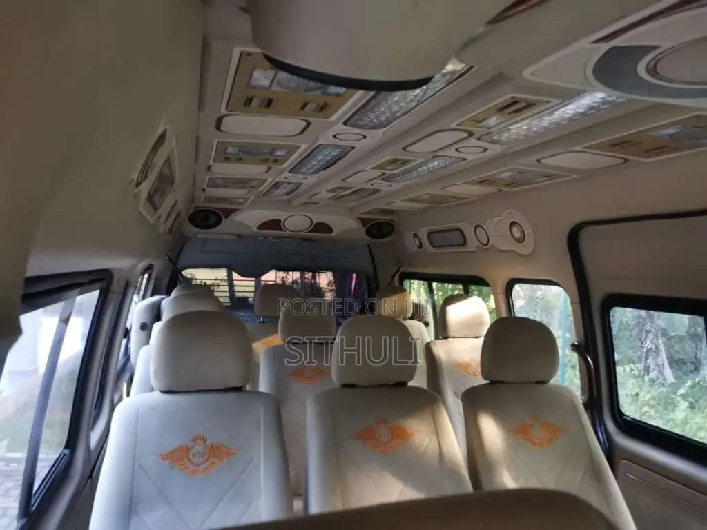 Toyota KDH 2007 Van (Used)