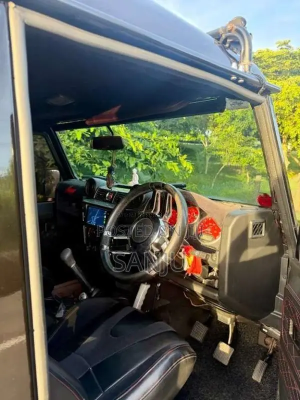 Land-Rover Defender 2015 SUV (Used)