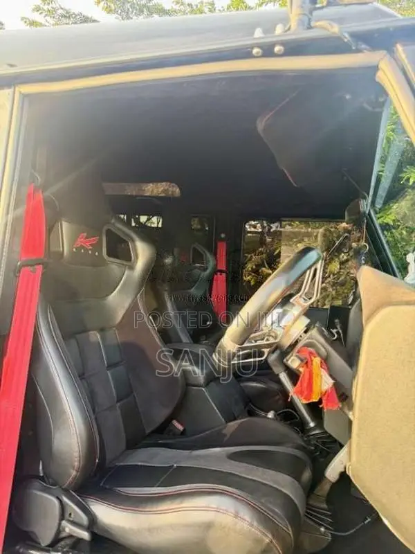 Land-Rover Defender 2015 SUV (Used)