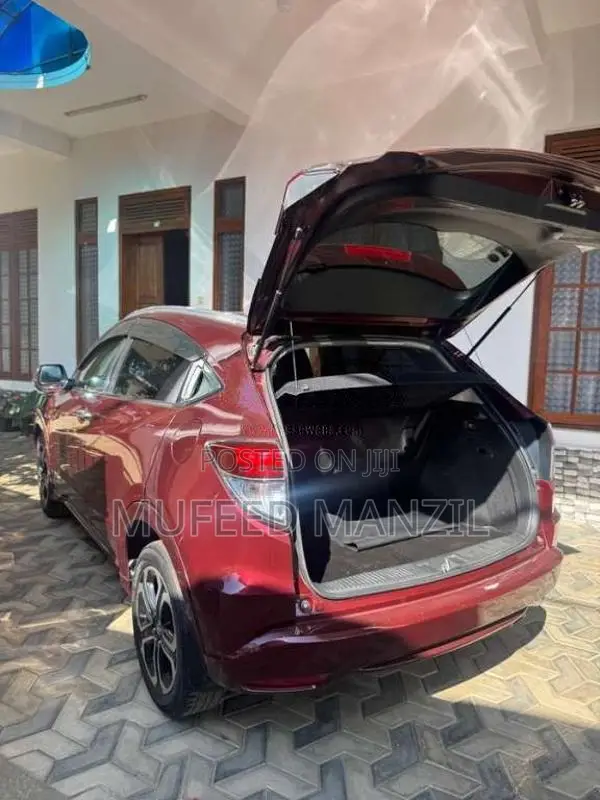 Honda Vezel 2014 SUV (Used)