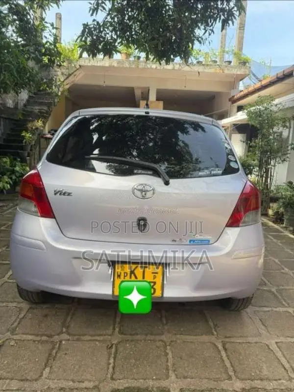 Toyota Vitz 2010 Car (Used)
