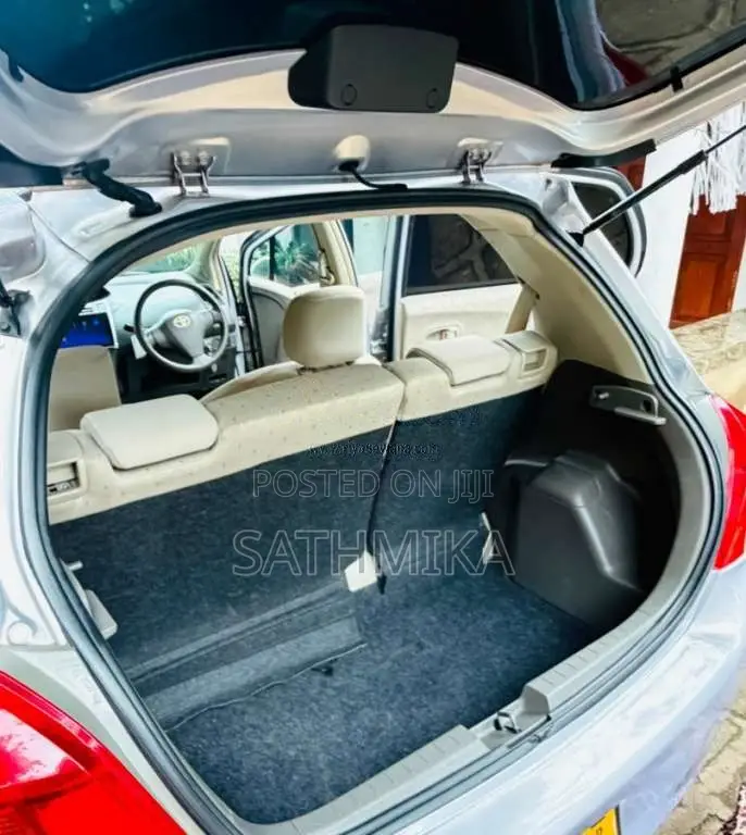 Toyota Vitz 2010 Car (Used)