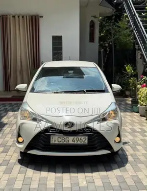 Toyota Vitz 2018 Car (Used)
