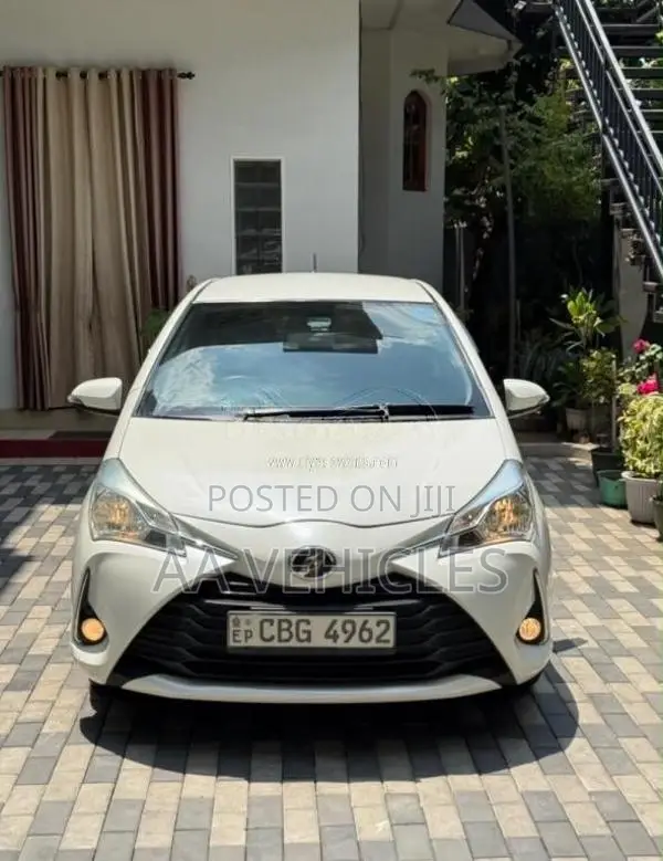 Toyota Vitz 2018 Car (Used)