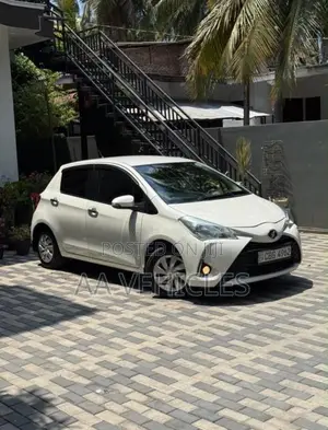 Toyota Vitz 2018 Car (Used)