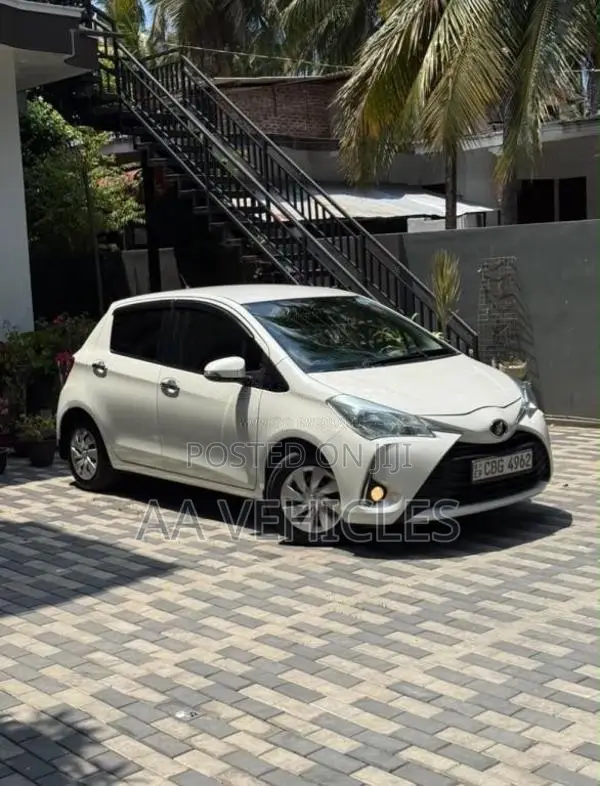 Toyota Vitz 2018 Car (Used)