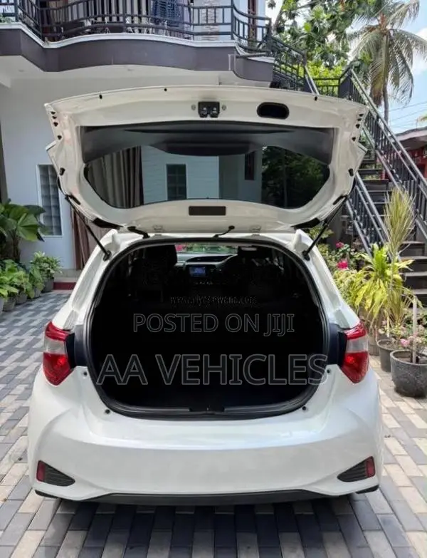 Toyota Vitz 2018 Car (Used)