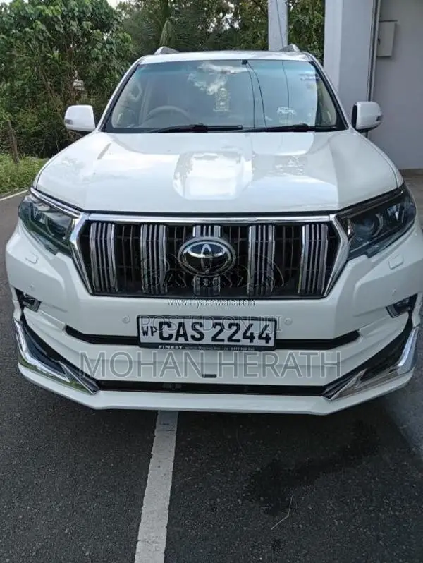 Toyota Land Cruiser Prado TRJ 150 TX 2015 SUV (Used)