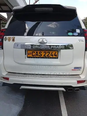 Toyota Land Cruiser Prado TRJ 150 TX 2015 SUV (Used)