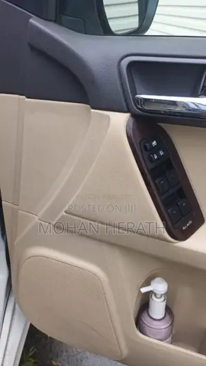Toyota Land Cruiser Prado TRJ 150 TX 2015 SUV (Used)