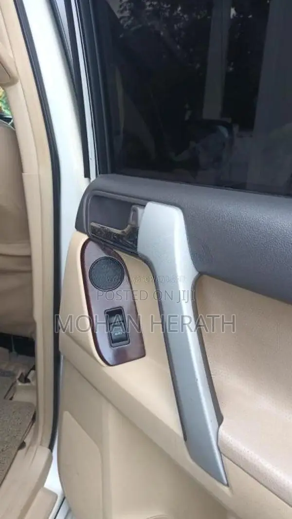 Toyota Land Cruiser Prado TRJ 150 TX 2015 SUV (Used)