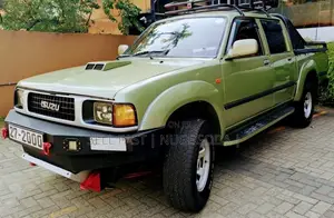 Isuzu KB 2WD 1980 Crew Cab (Used)