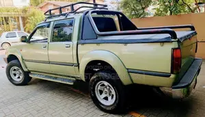 Isuzu KB 2WD 1980 Crew Cab (Used)