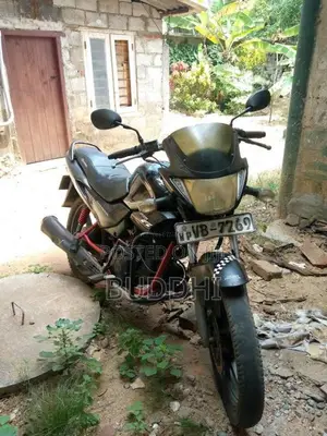 Hero-Honda Glamour 2010 Motorbike (Used)
