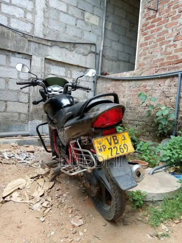 Hero-Honda Glamour 2010 Motorbike (Used)
