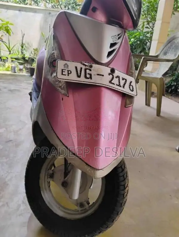 TVS Scooty Streak 2010 Motorbike (Used)
