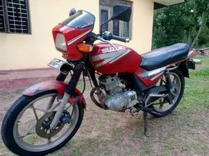 Suzuki GS125 2004 Motorbike (Used)