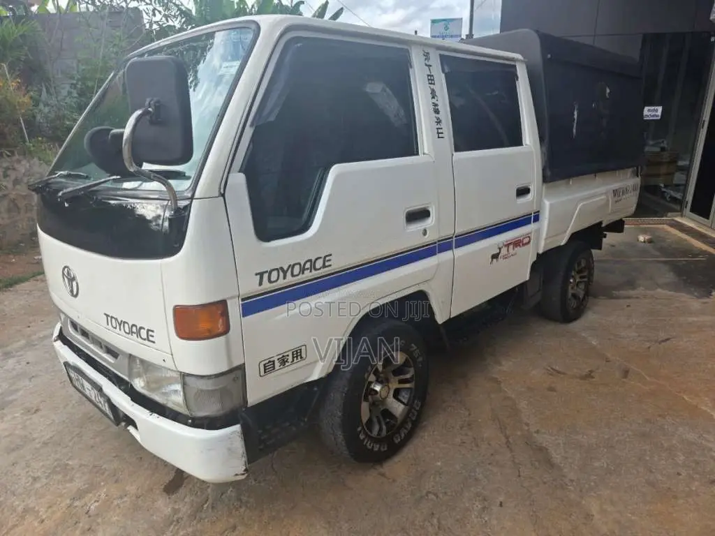 Toyota CrewCab 1999 Crew Cab (Used)
