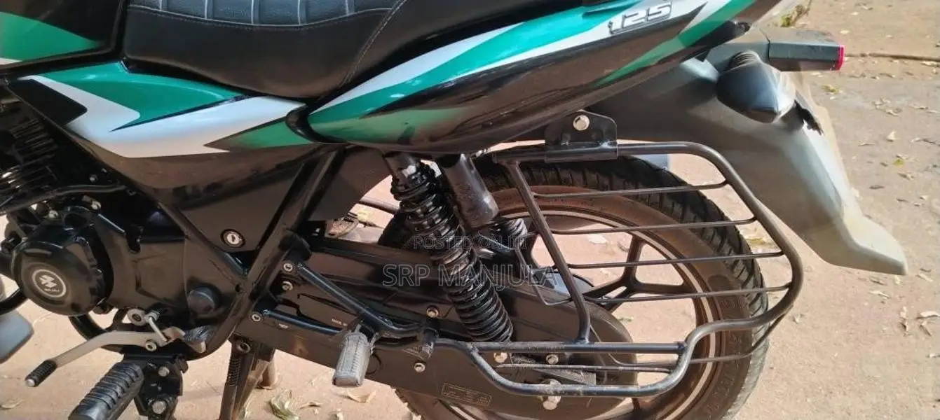 Bajaj Discover 2025 Motorbike (Used)